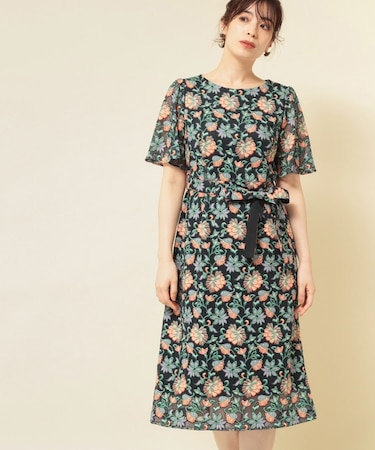 【オパール加工レース/リボン付き】フィット&フレアワンピース