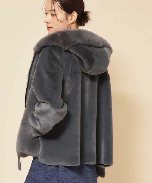 【冬を彩る異素材フェイクファーアウター】