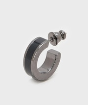 ブラックエポラインピアス