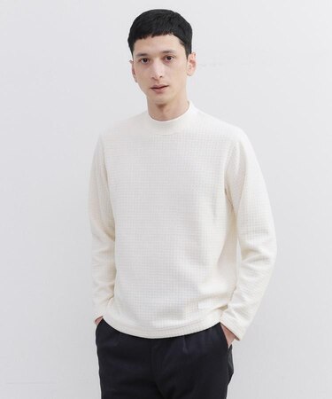 モールクオーターモックネック