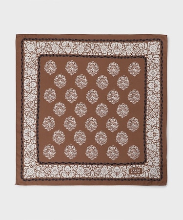 イタリアンシルクチーフ