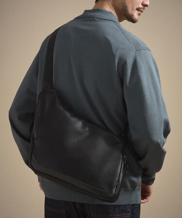 【ペットボトル、ガジェット収納】エディターズショルダー