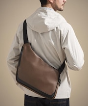 【ペットボトル、ガジェット収納】エディターズショルダー