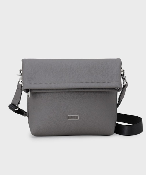 フラップショルダーバッグ