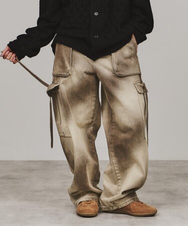 スプレーブリーチデニムカーゴパンツ