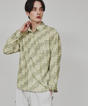 幾何学柄シャツ