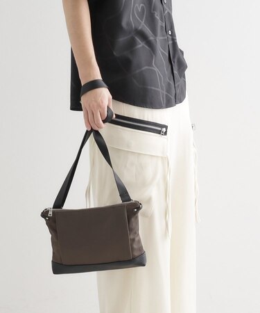 ナイロンサコッシュ
