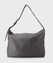 ルーズビッグショルダーバッグ／たすき掛け／ビッグ／A3サイズ収納可能