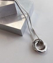 シックネックレス