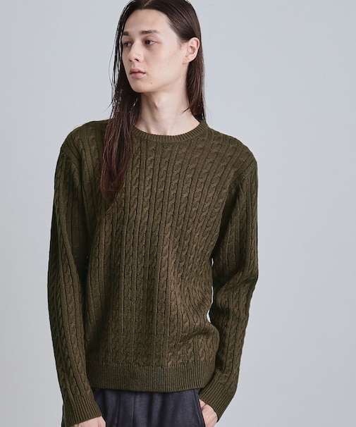 ケーブルクルーネックニット