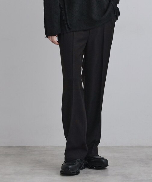 ストレートレッグスラックス