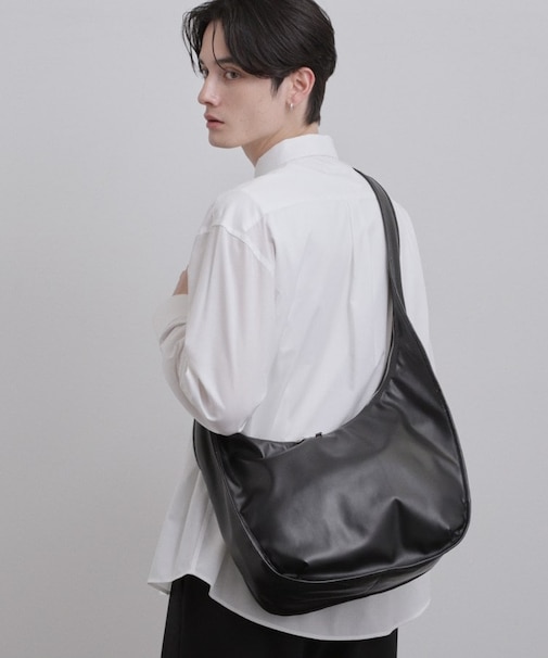 カーブワンショルダーバッグ