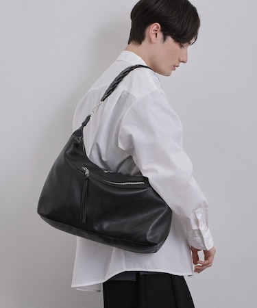 レザー調チェーンショルダーバッグ