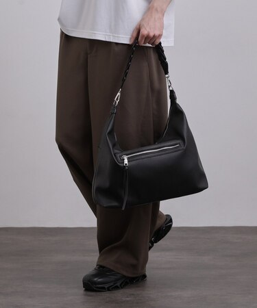 レザー調チェーンショルダーバッグ