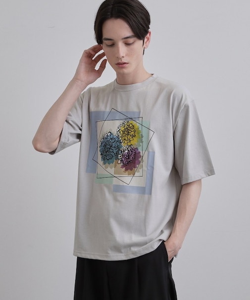 フラワープリントTシャツ