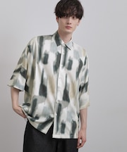 【今、売れています。】アブストラクトドルマンとろみシャツ/さらっとタッチ/ドレープ/美シルエット/総柄シャツ/モード