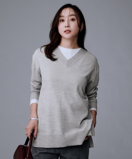 【洗える/薄手/ウール100%】Vネックロングウールニット