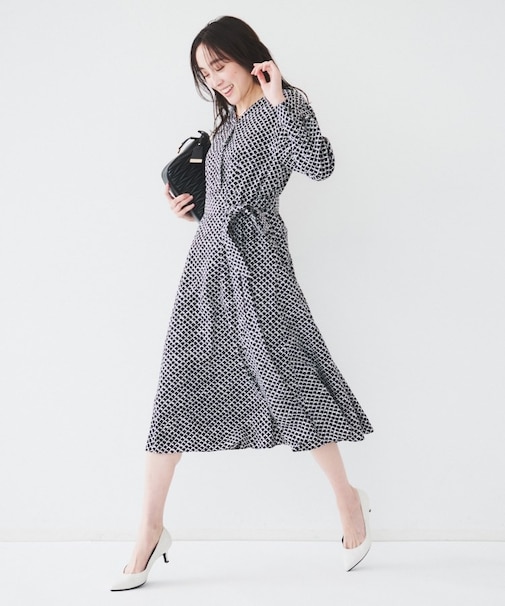 【きれいめ/オフィス】スクエアジオメトリック柄ワンピース