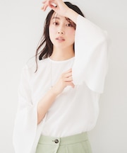 フレアスリーブブラウス