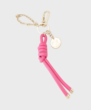 【トレンド】ストリングカラーチャーム