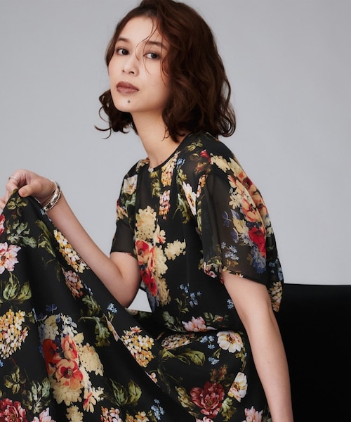 OHGA フラワー柄ブラウス☆完売品 2025年最新】OHGA ブラウス フラワーの人気アイテム - メルカリ