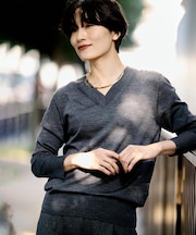 【洗える/薄手】Vネックプルオーバーニット