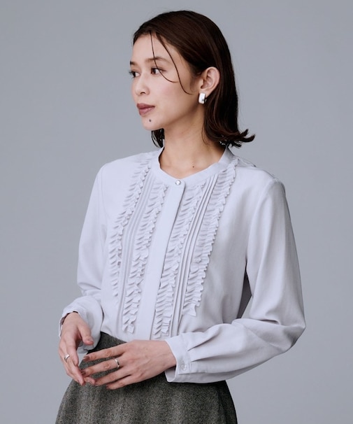 【1枚で着映え/オンオフ着回し】フリルサテンブラウス