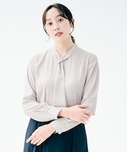 ボウタイブラウス