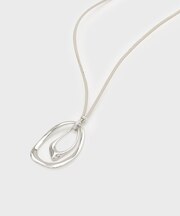 レザー調トップネックレス