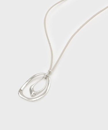 レザー調トップネックレス