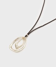 レザー調トップネックレス