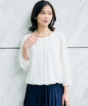タックブラウス