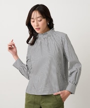 【コットン100/洗える】シャーリングフリルネックブラウス