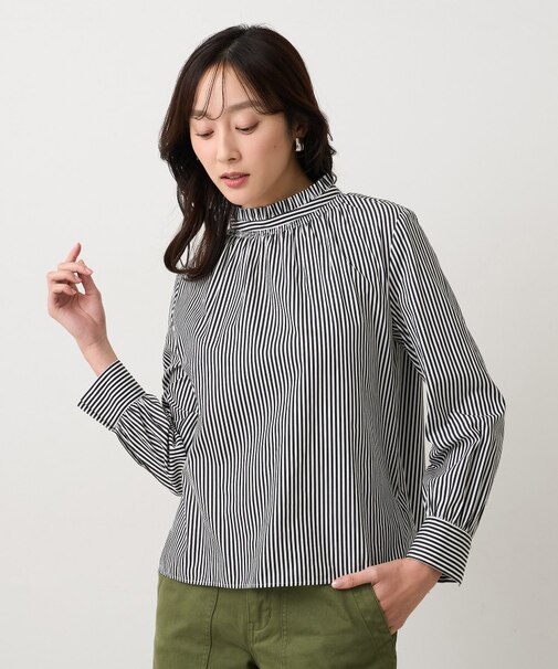 【コットン100/洗える】シャーリングフリルネックブラウス