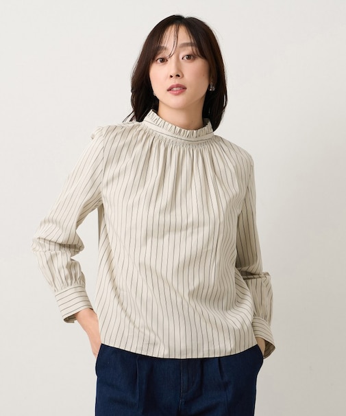 【コットン100/洗える】シャーリングフリルネックブラウス