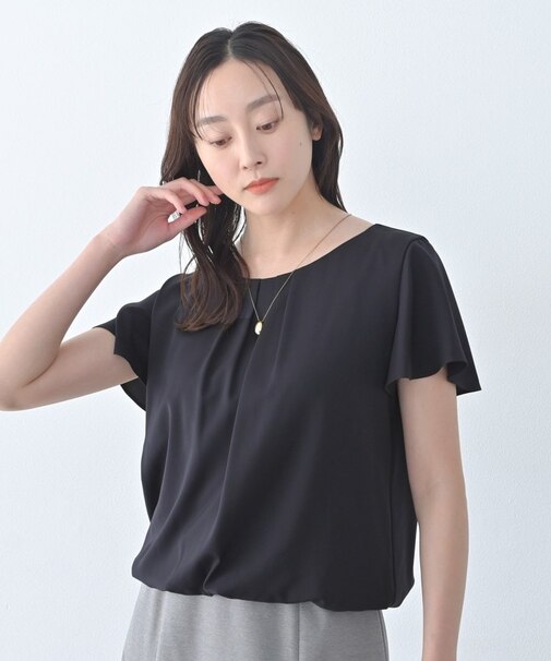 パウダリータックブラウス