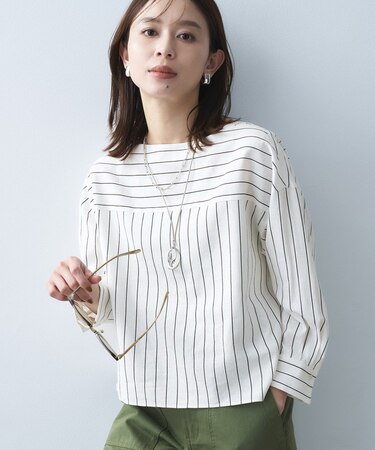 ボートネックブラウス