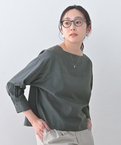 ボートネックブラウス