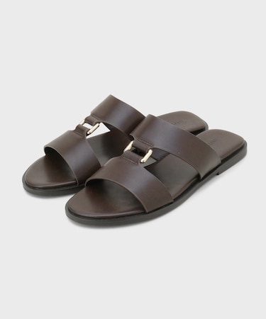 フラットサンダル