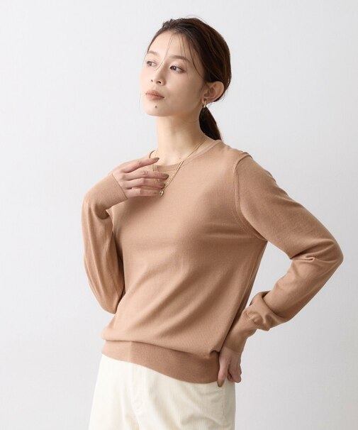 ベーシッククルーネックニット