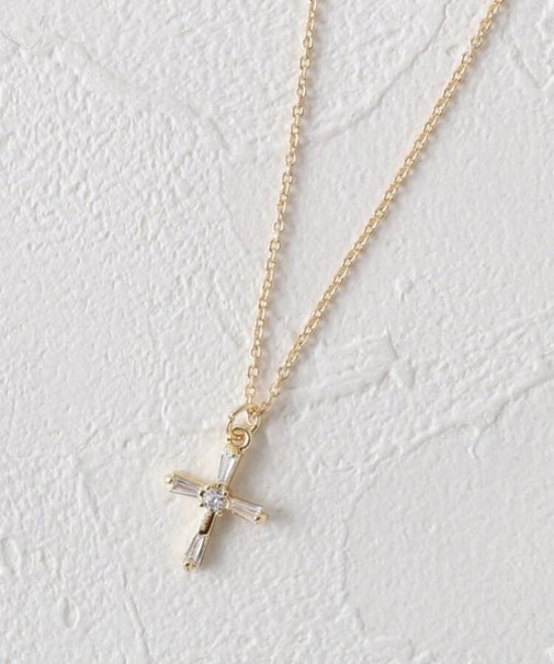 キュービッククロスプチペンダントネックレス