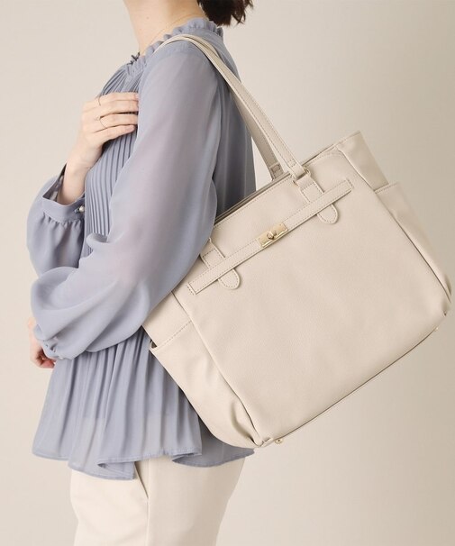 【通勤／10ポケット】ベルト飾り付角シボA4トート