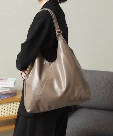 【A4対応】合皮Vカットトート