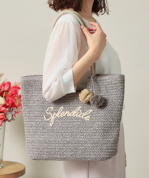 チャーム付ロゴ刺繍雑材トート