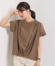 【手洗い可】シアー裾タックブラウス