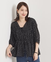 【手洗い可】花柄シャーリング前開きブラウス