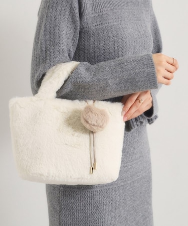 チャーム付きフェイクファートート