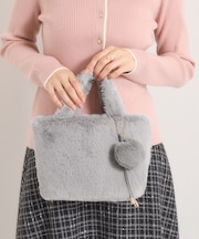 チャーム付きフェイクファートート