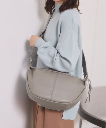 パール調チャーム付きショルダー