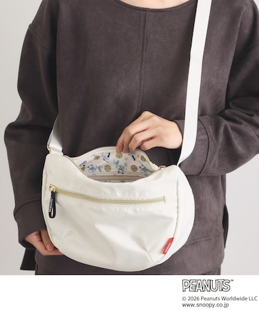 ＜PEANUTS＞裏地総柄ミニショルダー